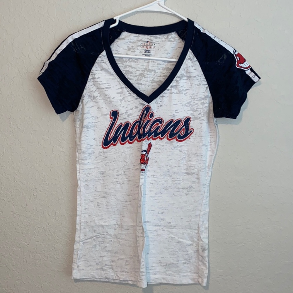 INDIANS V NECK